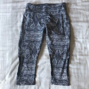 Marika Patterned Cropped Leggings!
